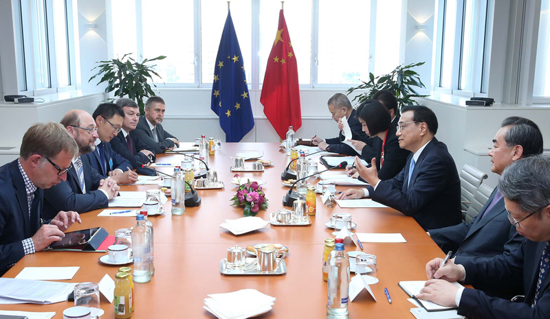 【4】李克强在布鲁塞尔会见欧洲议会议长舒尔茨（2015年）.jpg